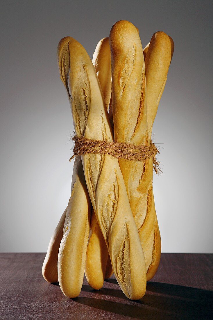 Zusammengebundene Baguette-Stangen