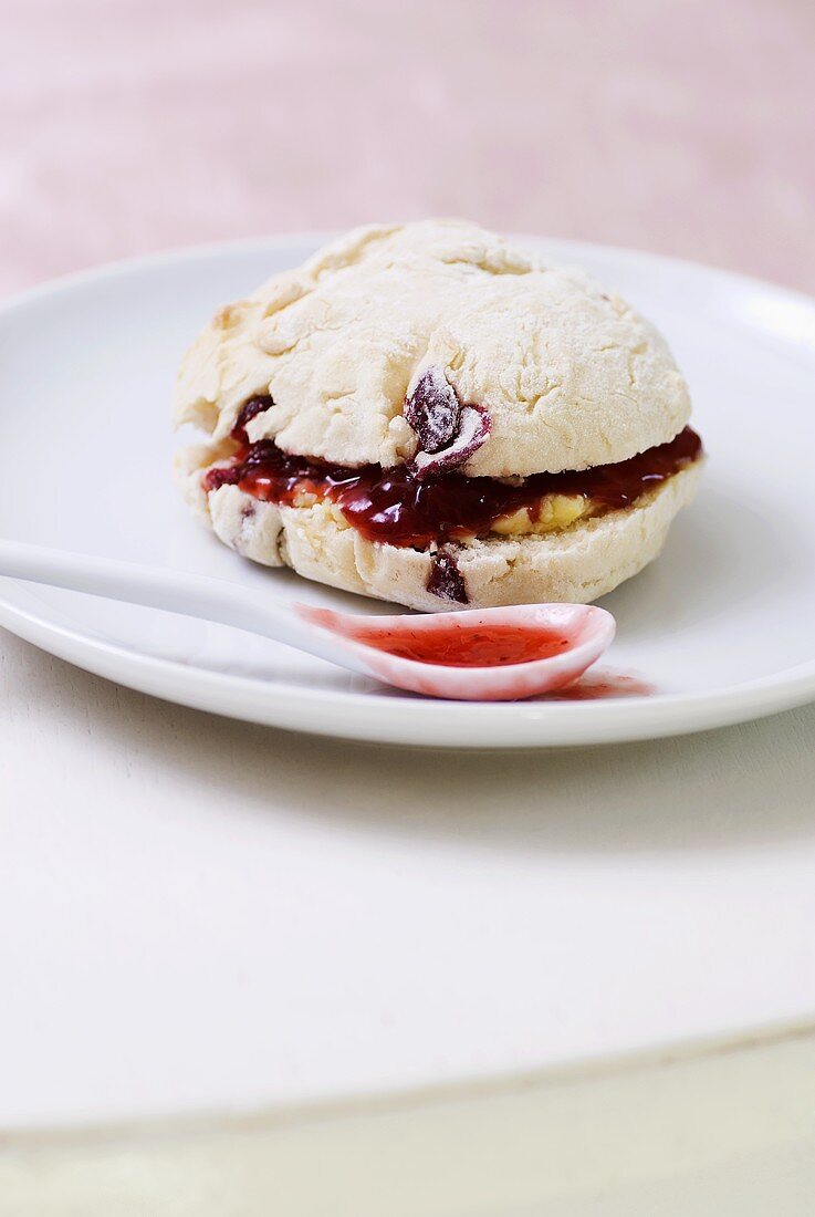 Cranberry scone with strawberry jam