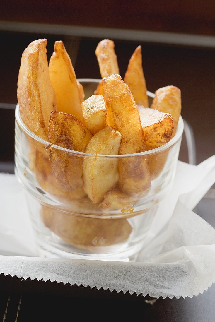 Potato wedges in a glass
