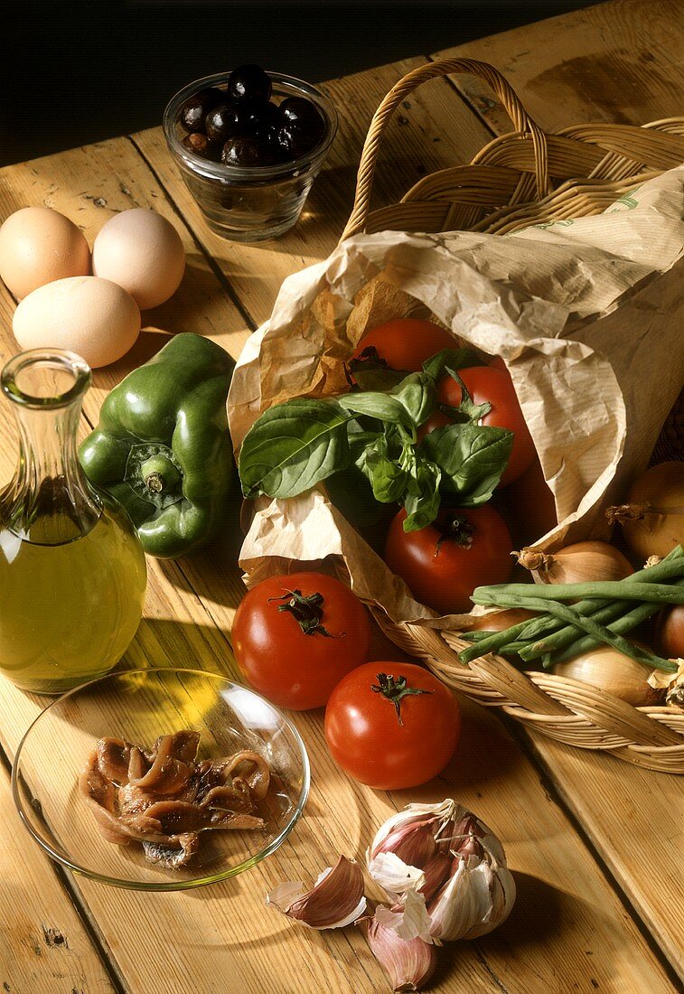 Sardellenfilets; Knoblauch; Eier; Öl; Tomaten