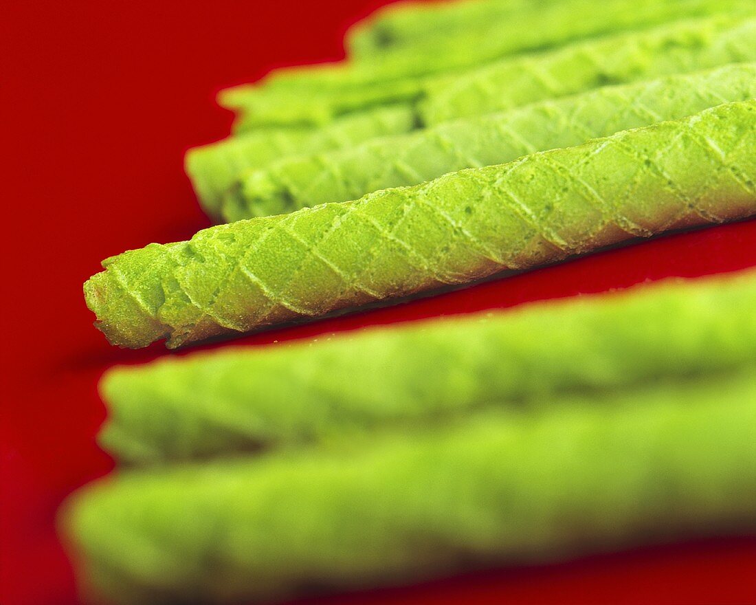 Green rice wafer curls