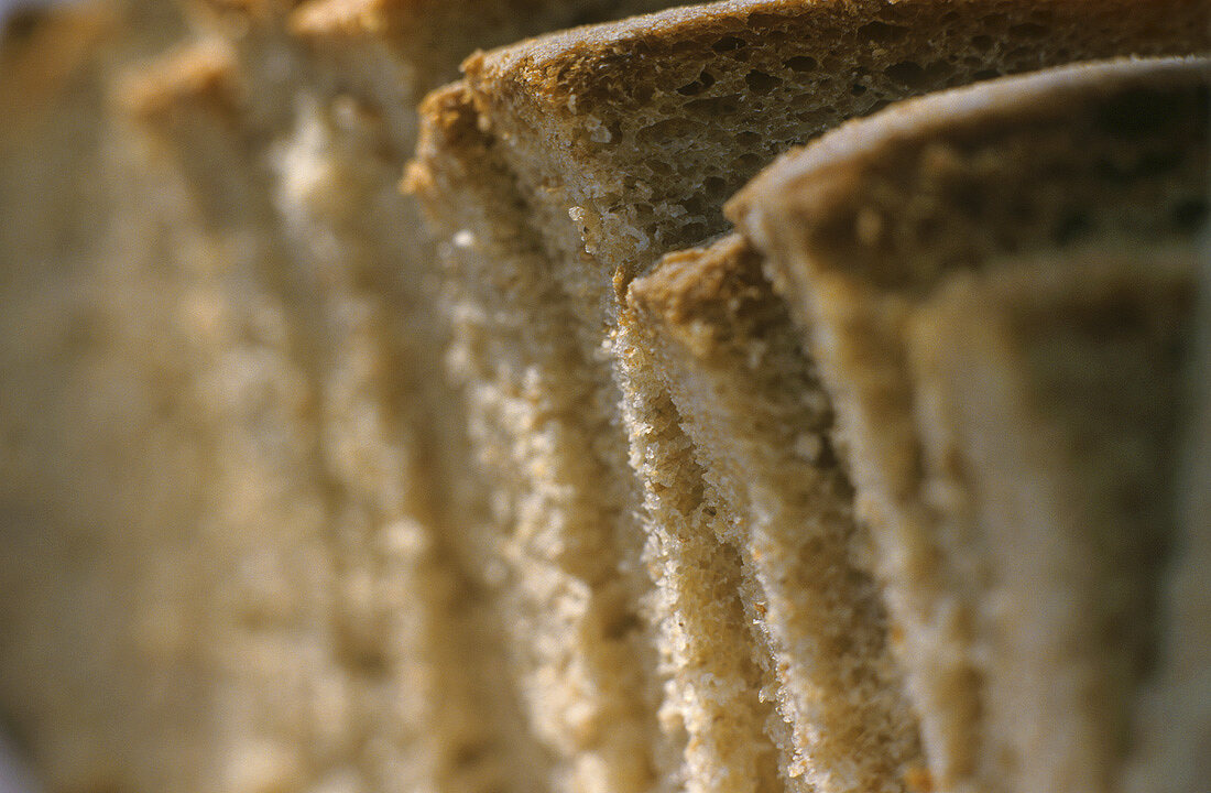 Brotscheiben hintereinander gestapelt