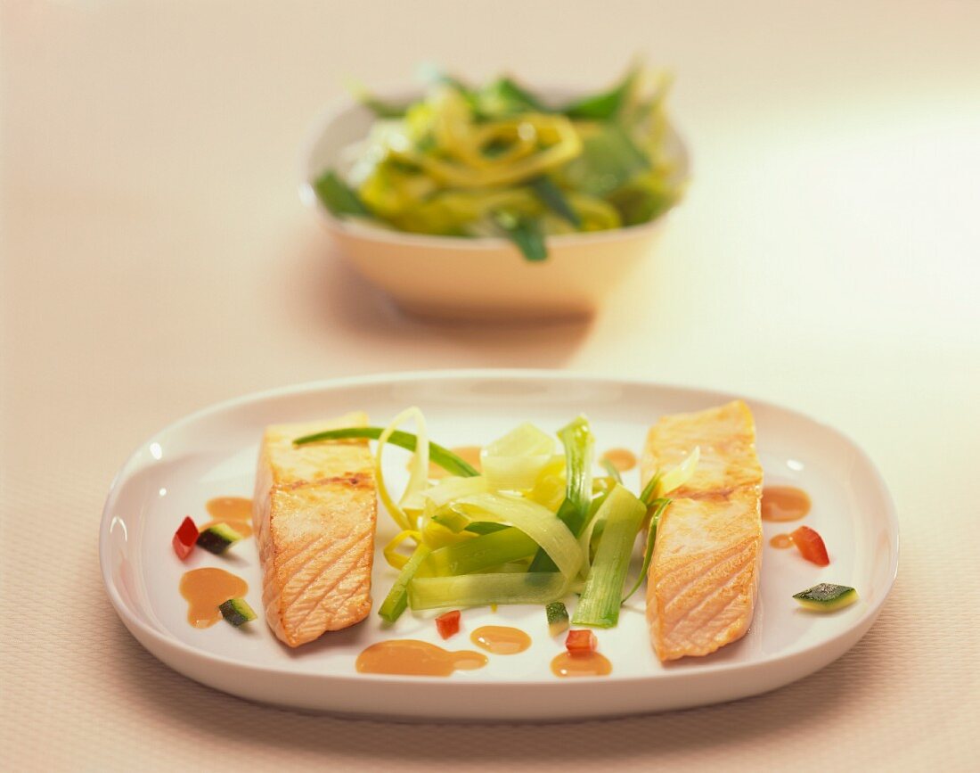 Salmon fillet with strips of leek
