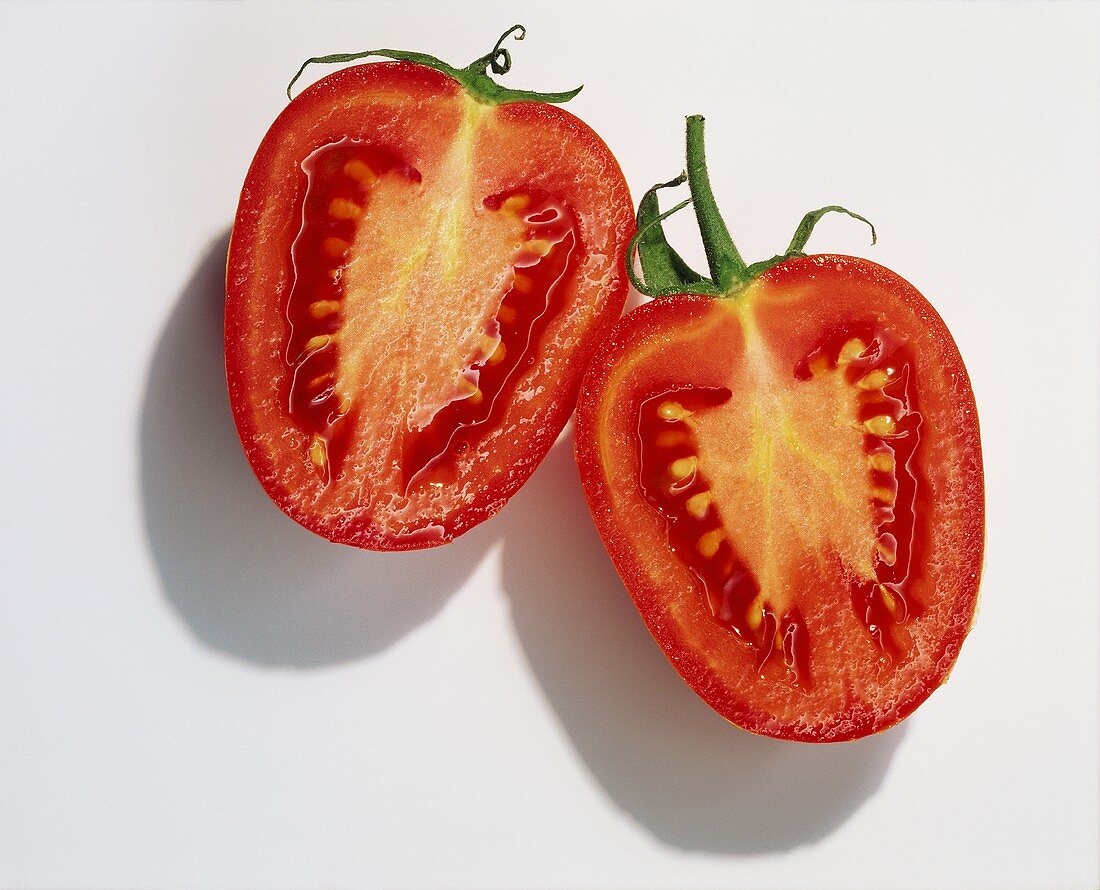 Zwei halbe Tomaten
