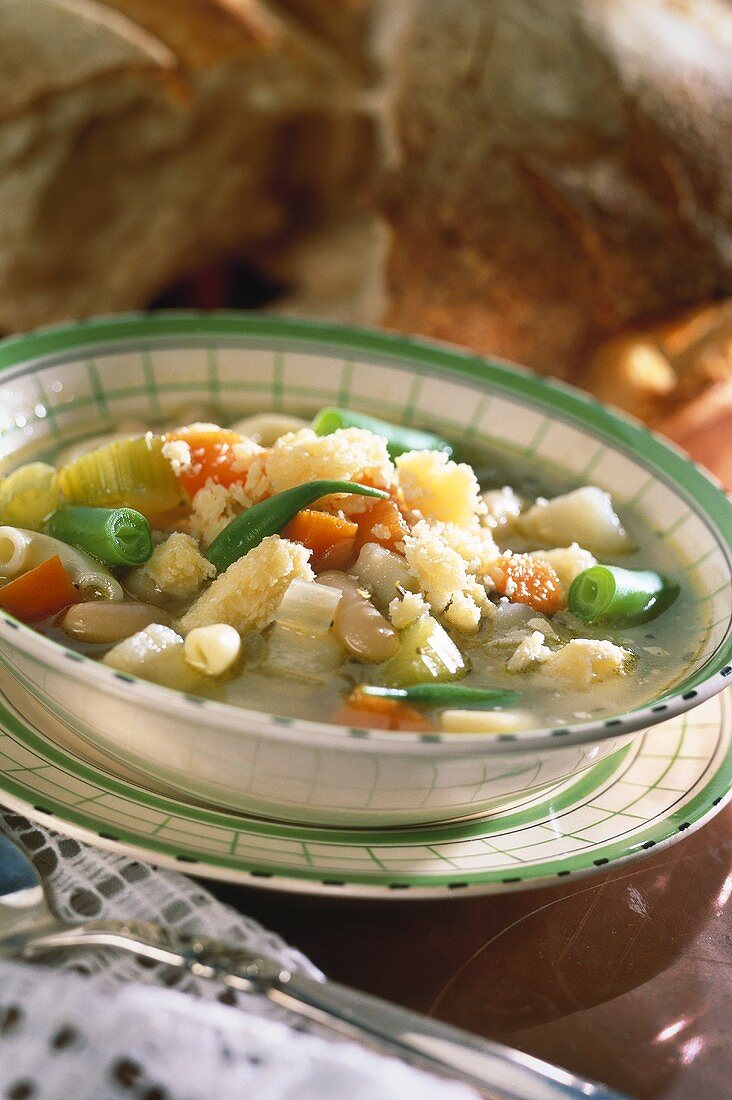 Minestrone (vegetable soup, Italy)