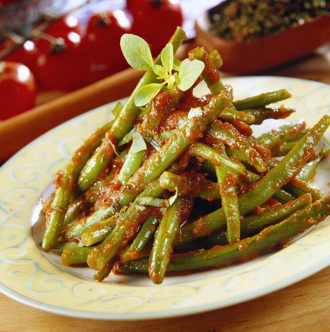 Green beans with tomato sauce