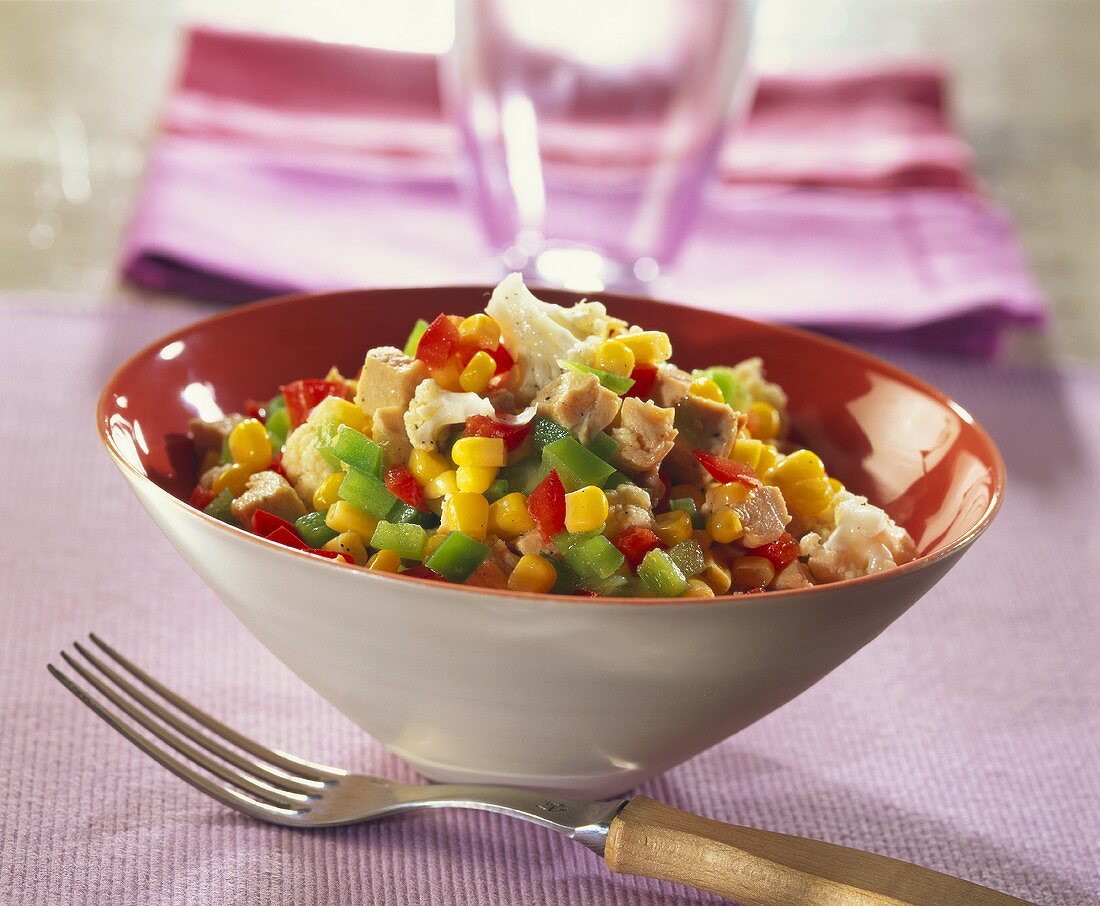 Salad with chicken, sweetcorn, peppers and cauliflower