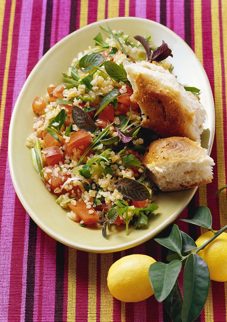 Tabboule mit Tomaten und Kräutern (Bulgursalat, Jordanien)