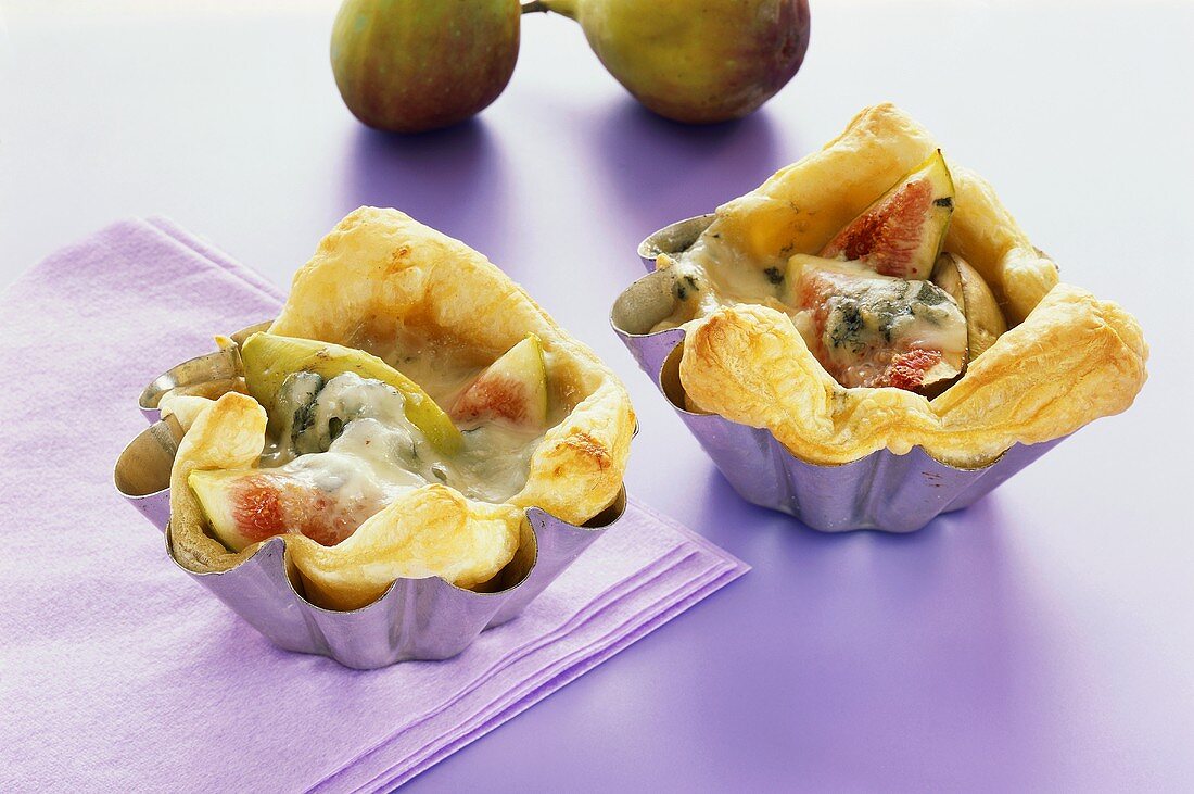Two gorgonzola and fig tarts
