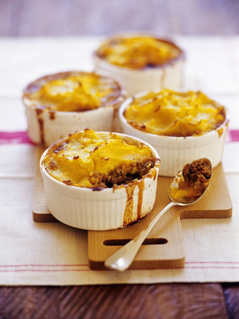 Shepherd's pie (mince with mashed potato topping)