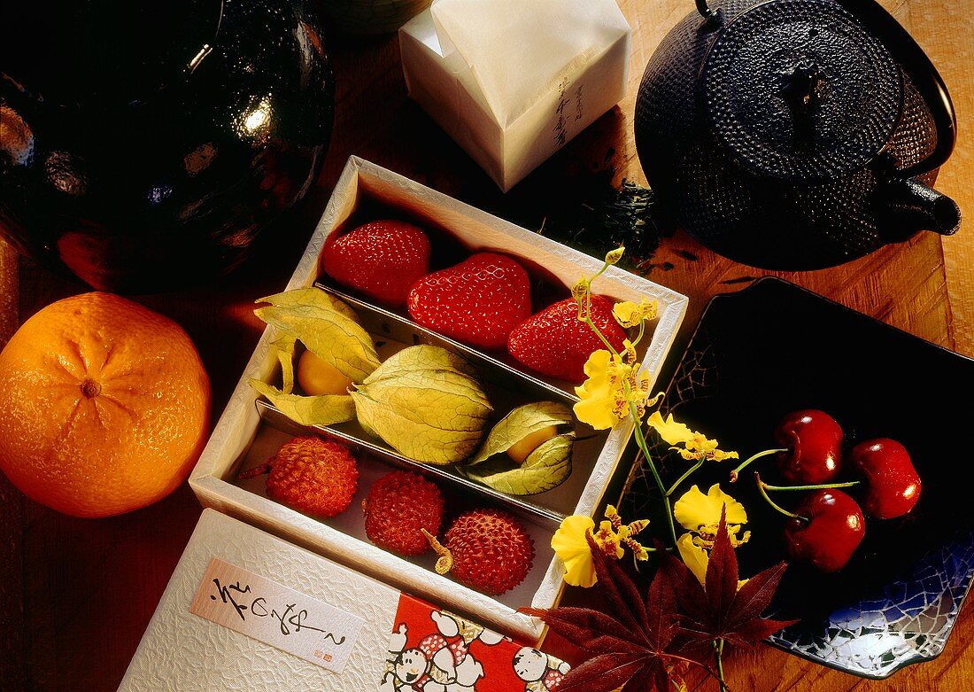 Assorted fruit in small box, with decoration