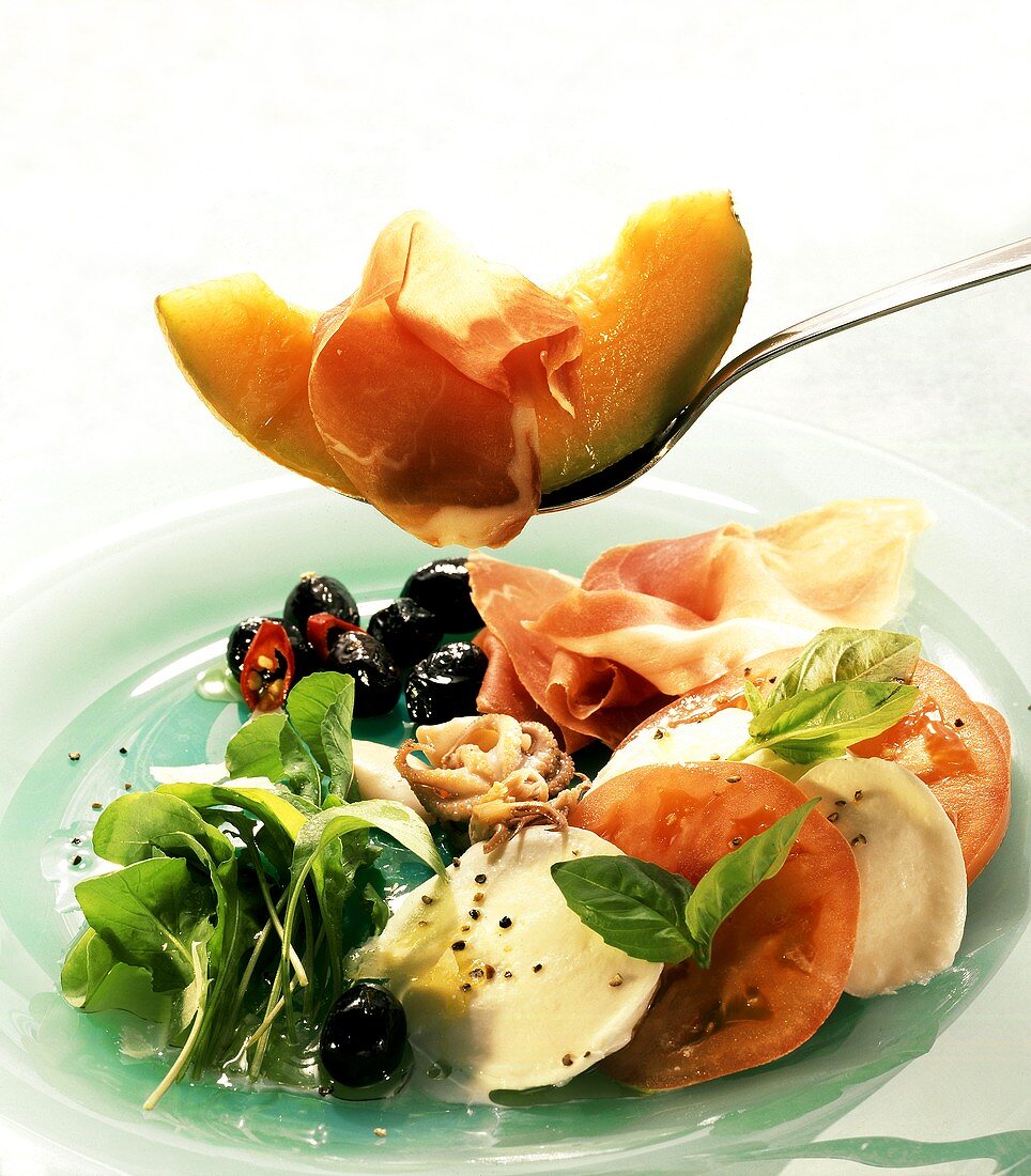 Antipasto misto (plate of appetisers, Italy)