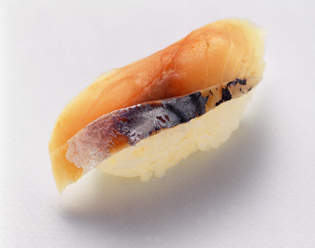 Nigiri-Sushi mit Makrele