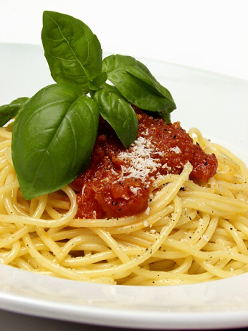 Spaghetti with Tomato Sauce, Fresh Basil and Cheese