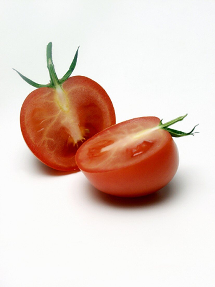 Tomate, halbiert
