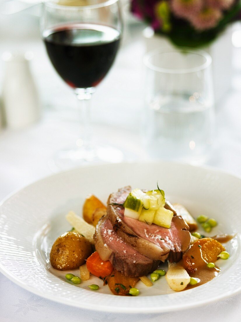 Veal fillet with vegetables and red wine