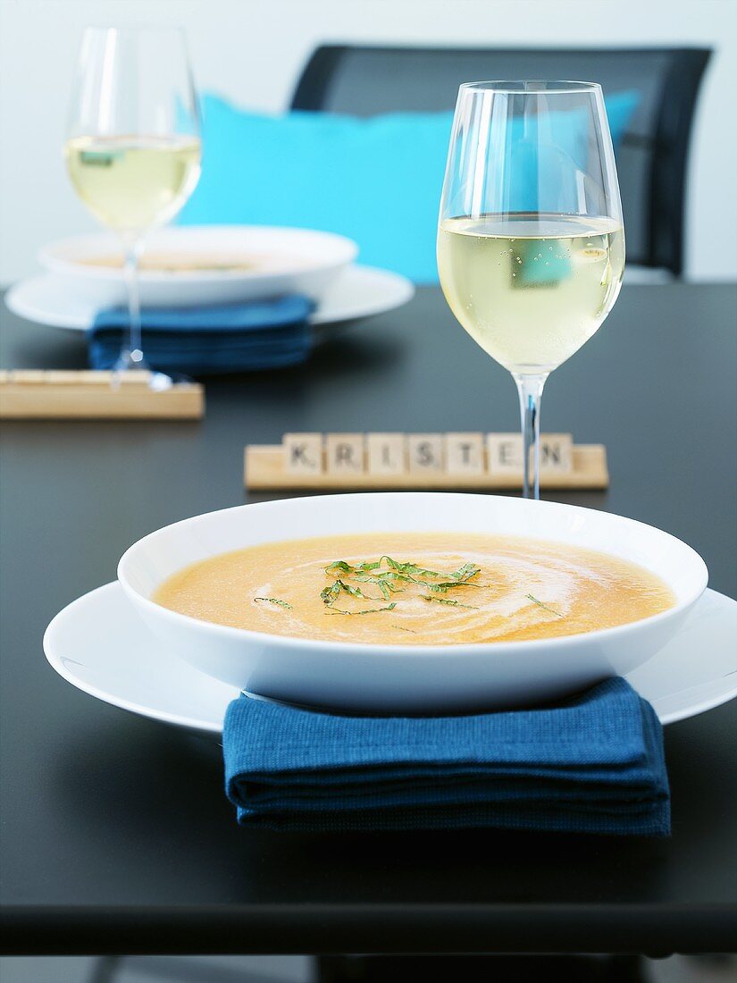 Cold melon soup with white wine
