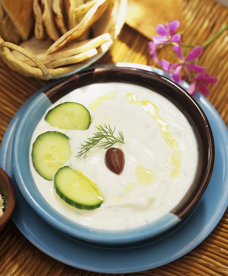 Cold yoghurt soup with cucumber