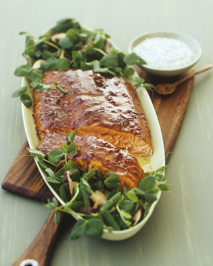 Gebackener, marinierter Lachs mit Brunnenkresse-Salat