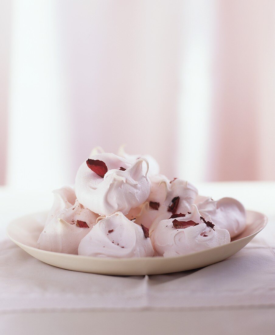 Rosenblätter-Meringue