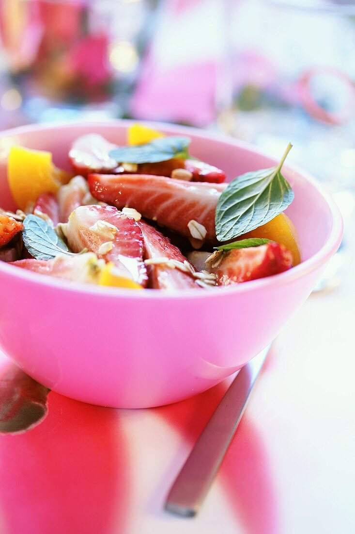 Fruchtsalat mit Erdbeeren
