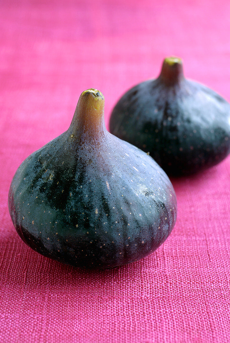 Two figs