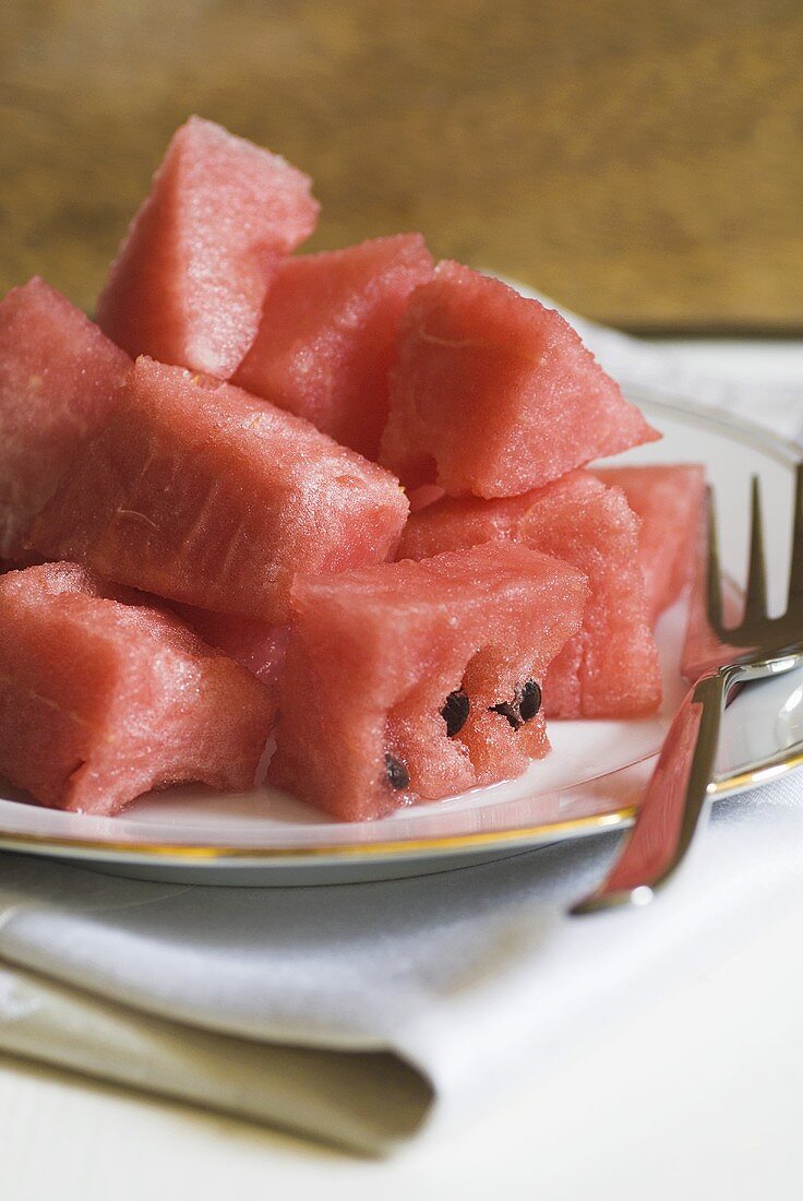 Wassermelonenstücke auf einem Teller