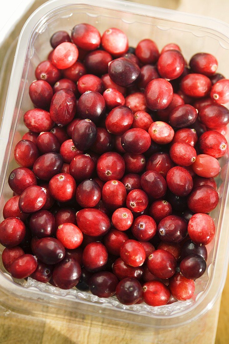 Cranberries in a plastic punnet