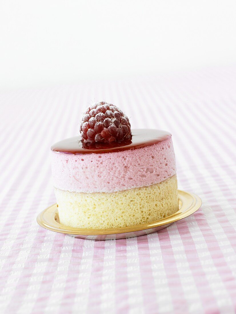 A small raspberry sponge cake