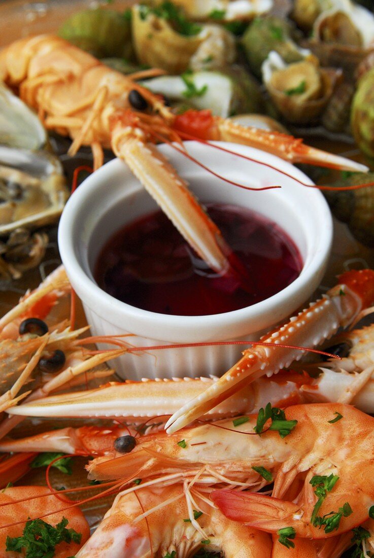 Assorted seafood with dip