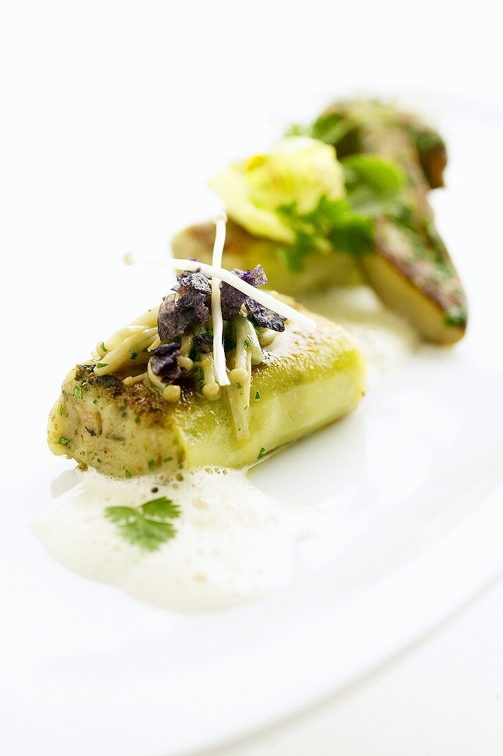 Grilled potato pockets with chervil and mushrooms