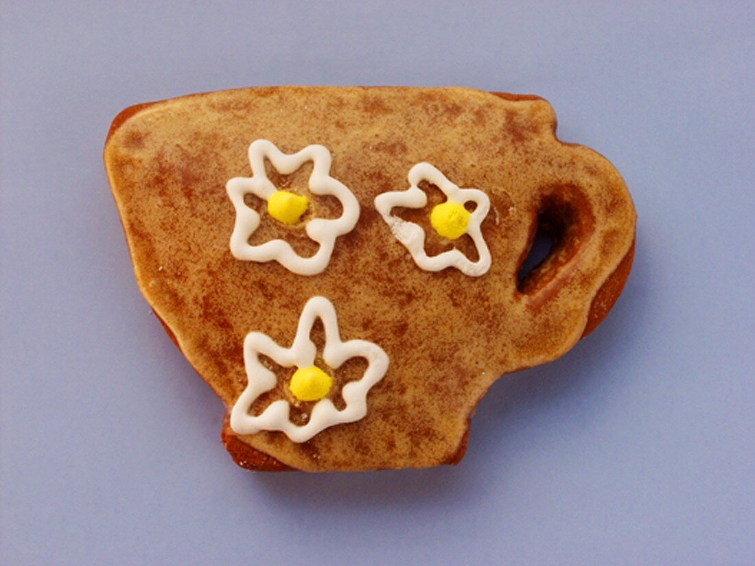 Gingerbread cup with flowers