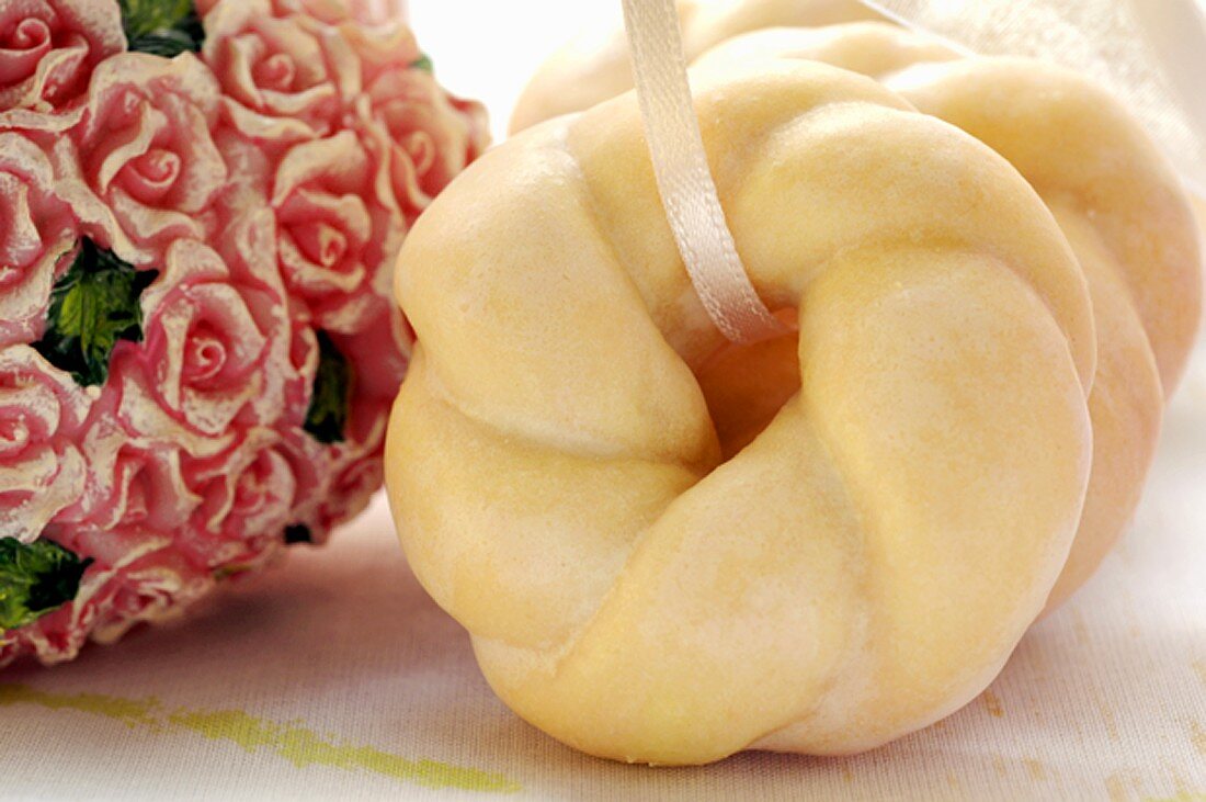 Delicate sweet pastry rings for Valentine's Day