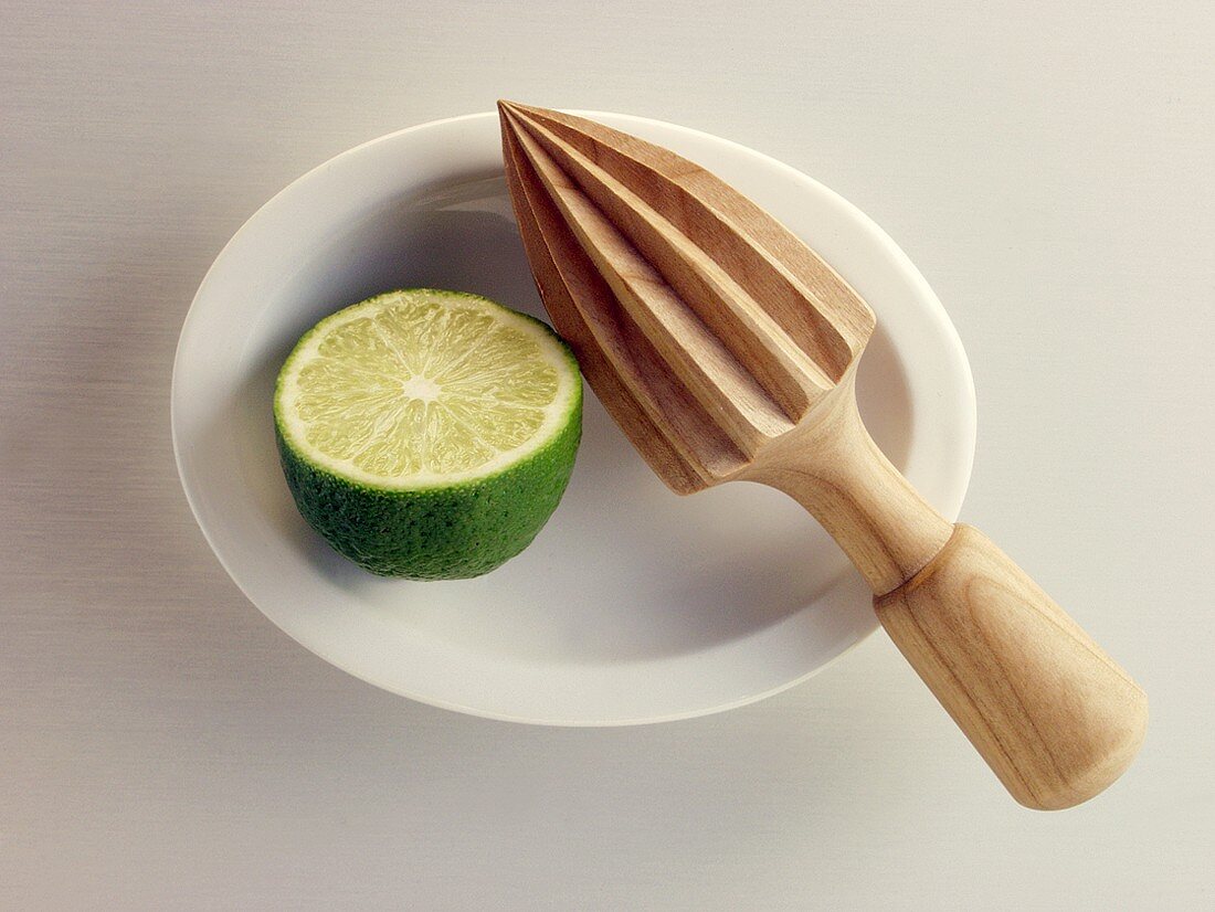 Lemon squeezer with lime
