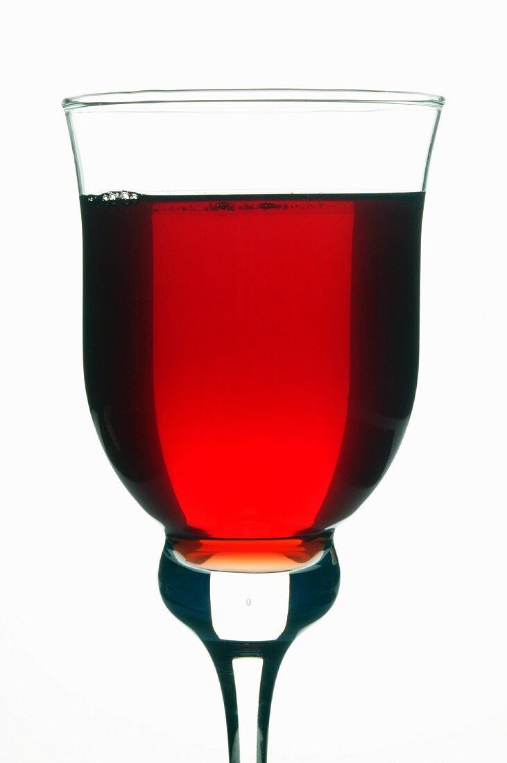 Cranberrysaft im Stielglas