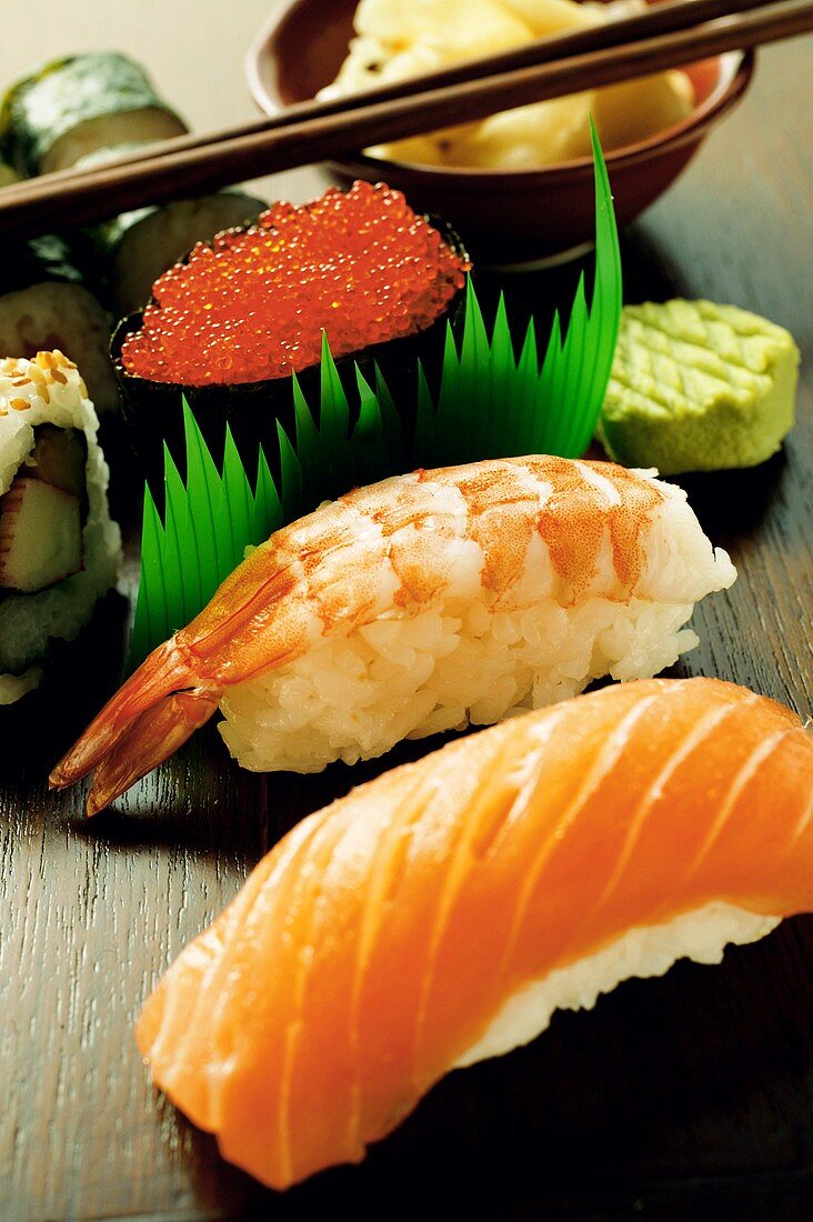 Nigiri-sushi and gunkan-maki with wasabi and ginger