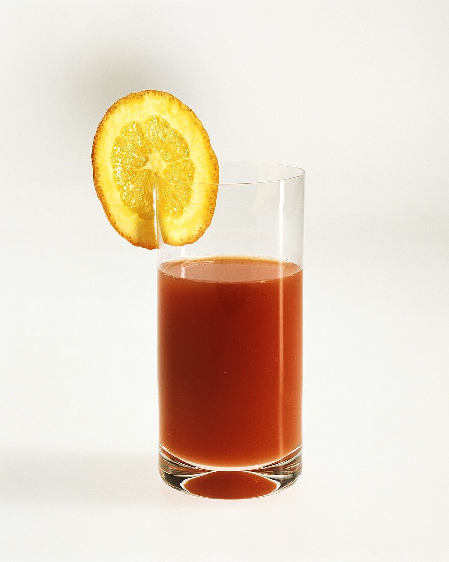 Ein Glas Tomatensaft