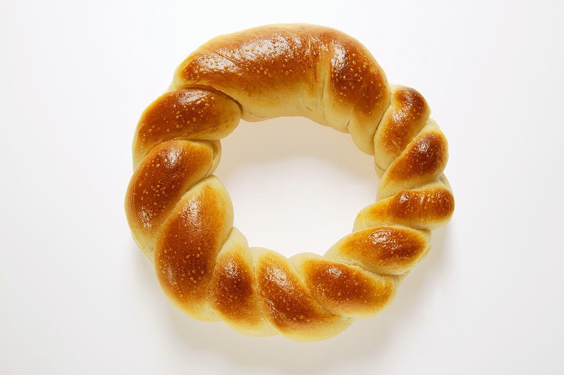 Mediterranean white bread ring