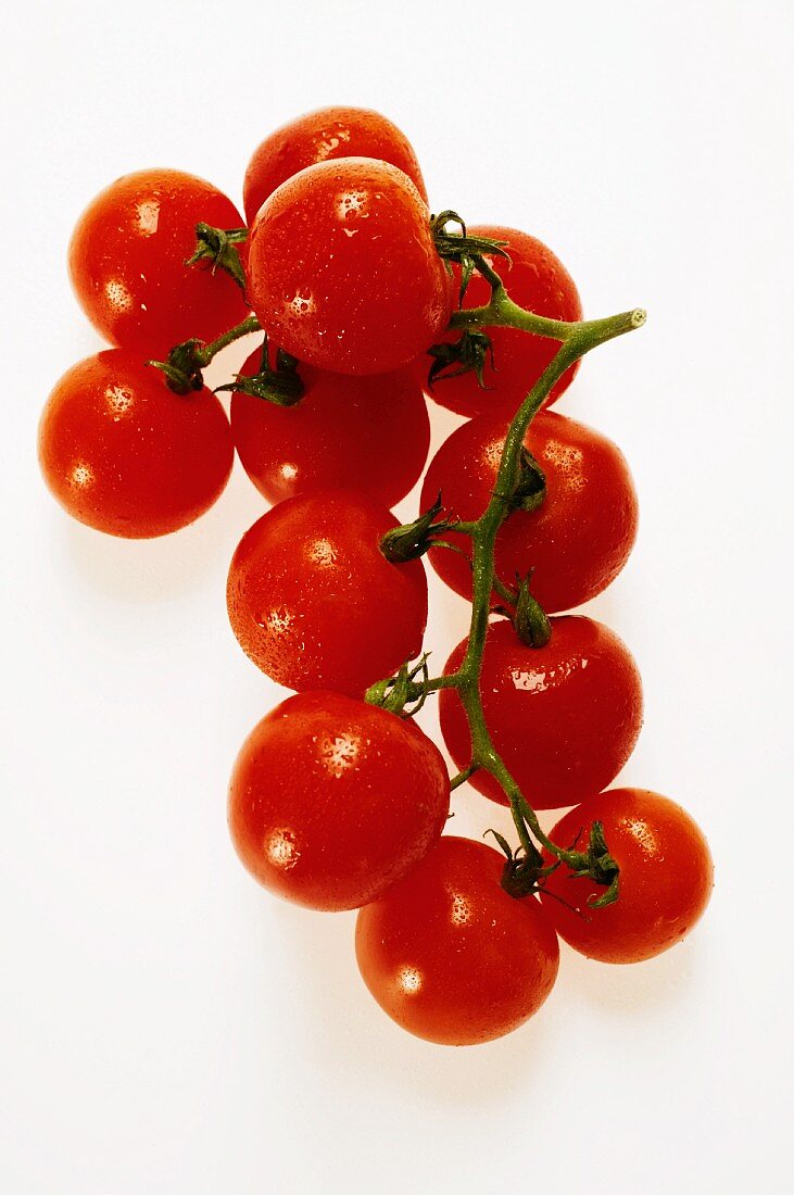 Cherry tomatoes with drops of water