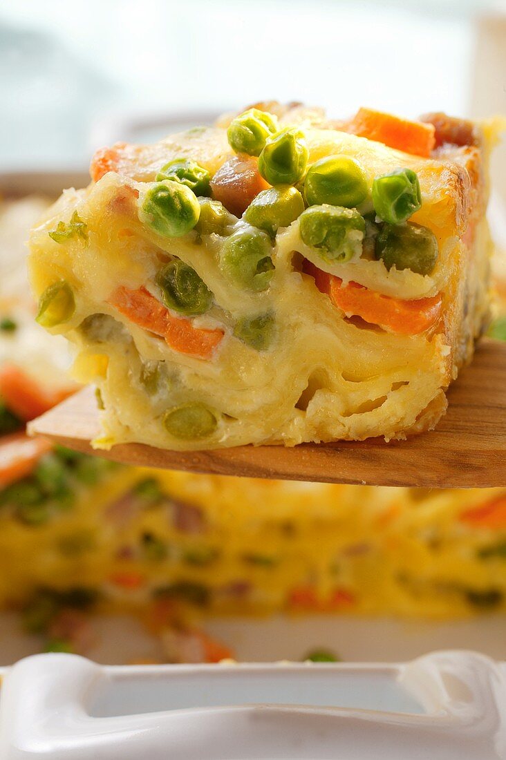 Vegetable lasagne with peas and carrots