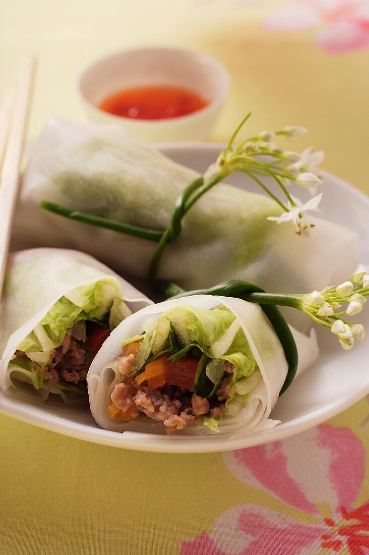 Glücksrollen (gefüllte Reispapierröllchen) aus Vietnam