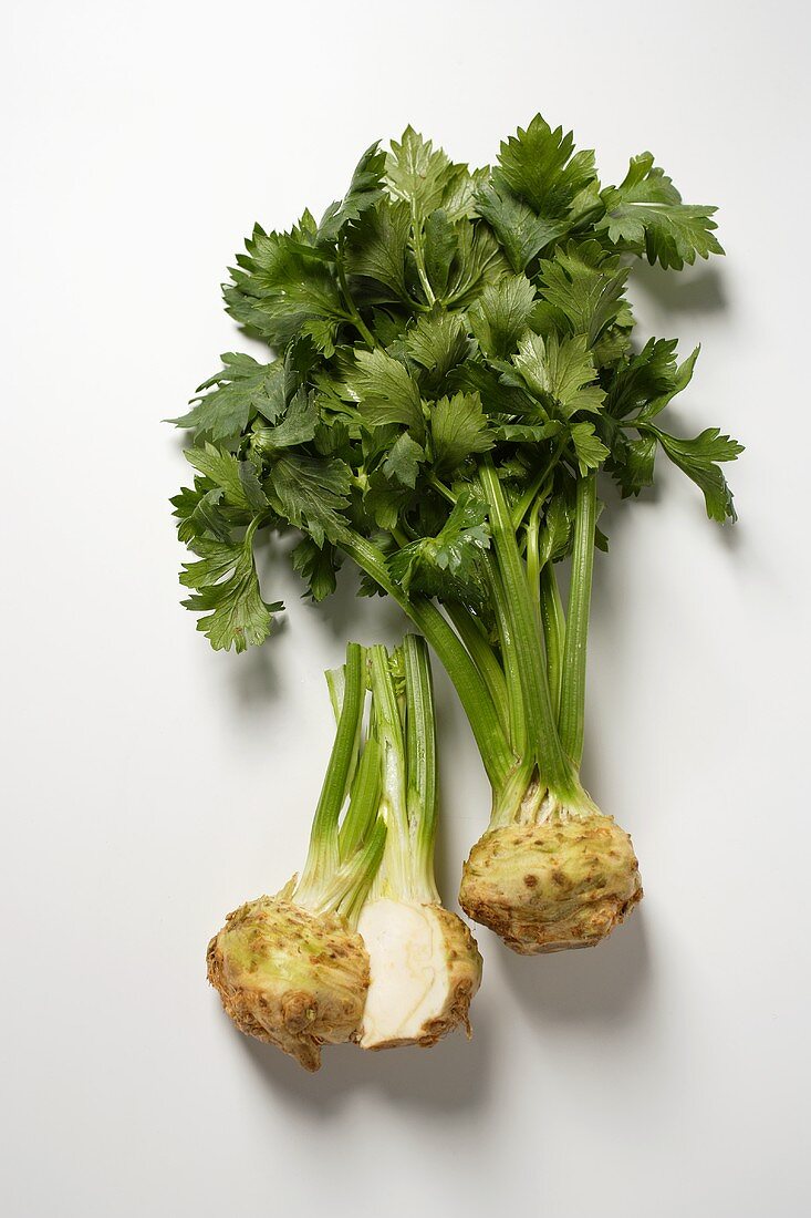 Celeriac, whole and halved