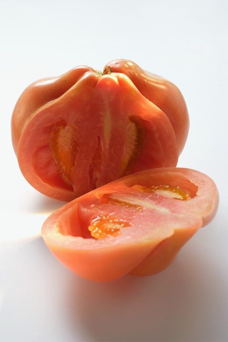 Beefsteak tomato, a piece cut off