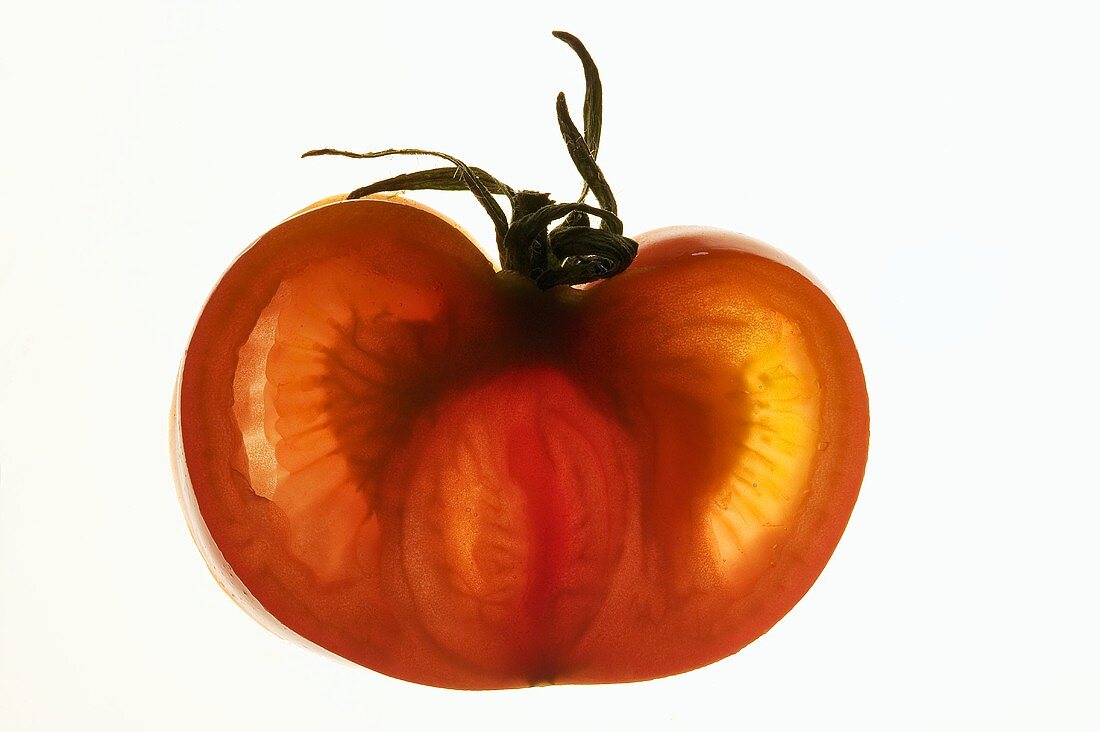 Tomatenhälfte, durchleuchtet