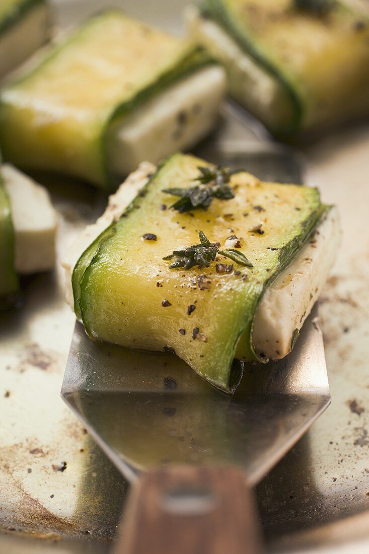Fried sheep's cheese wrapped in courgette with thyme