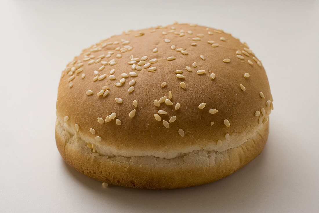Hamburger roll with sesame