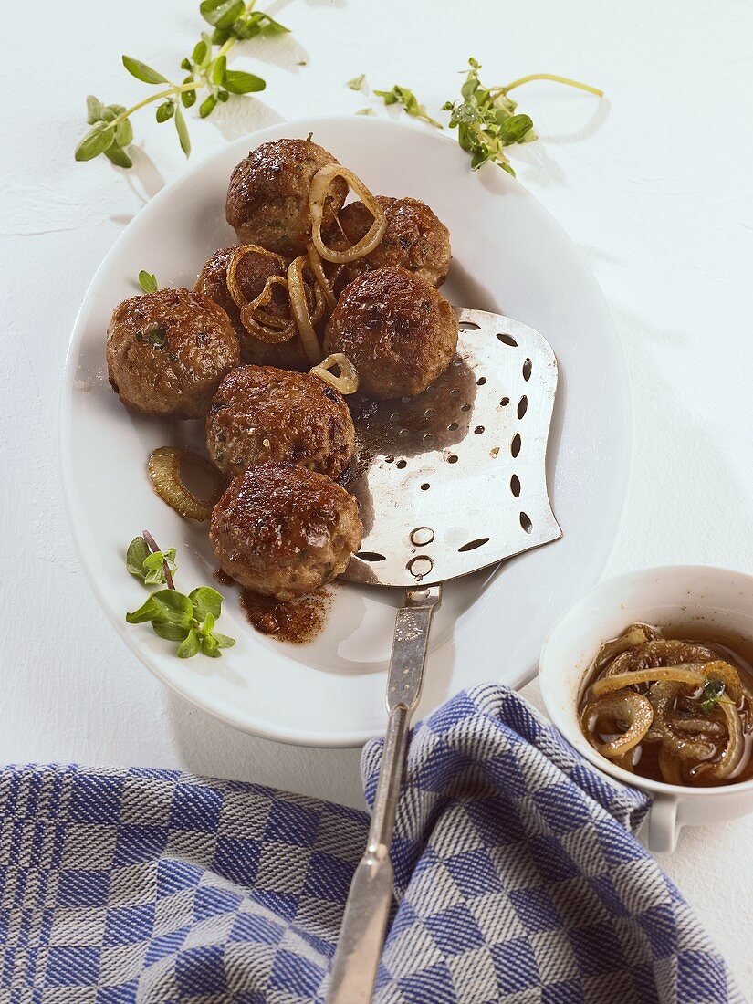 Burgers with onions