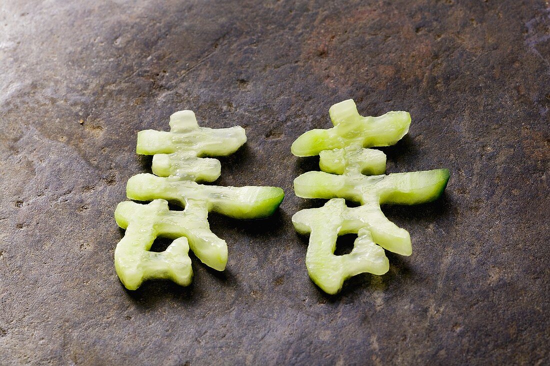 Chinesische Schriftzeichen aus Gurke