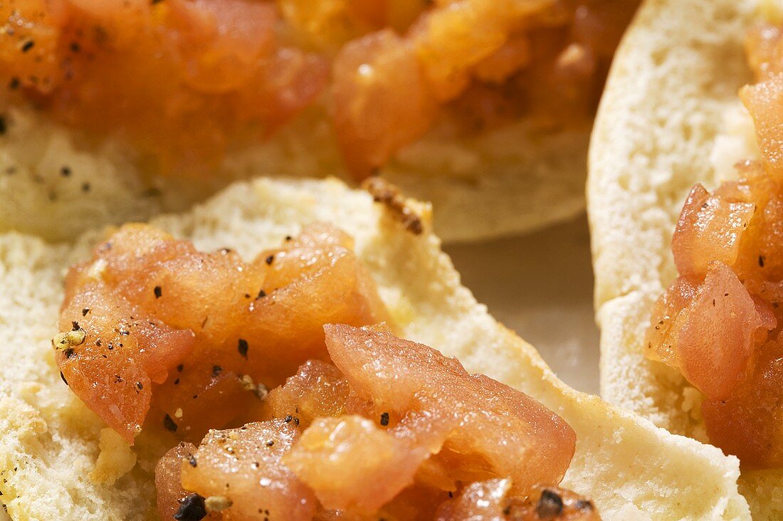 Rusk rings with tomatoes (Basilicata, Italy)