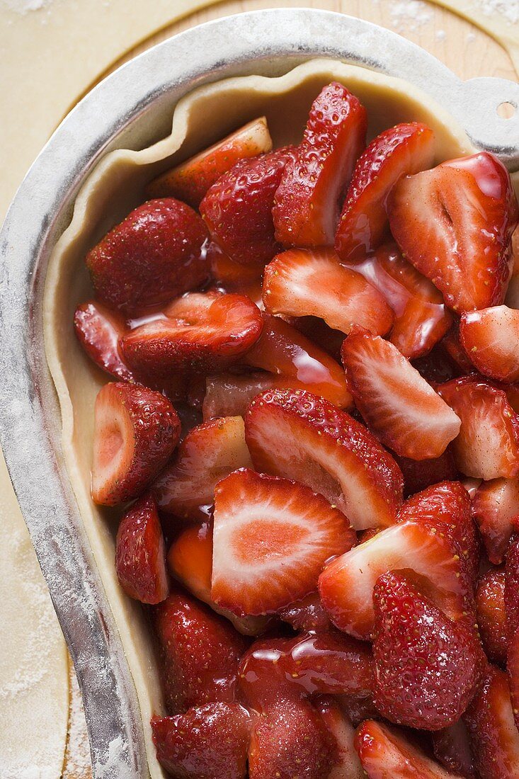 Herzförmige Strawberry Pie, ungebacken (Close Up)